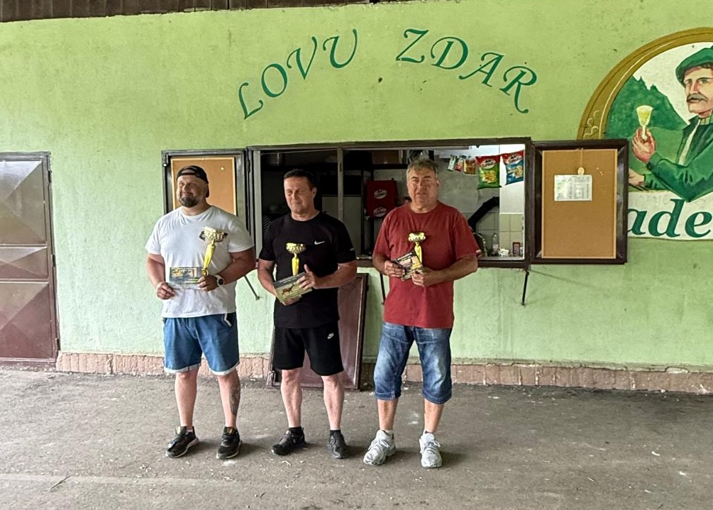 Účastníci pretekov v streľbe TRAP organizovaných Poľovníckym združením Turá Lúka, 3. máj 2025.